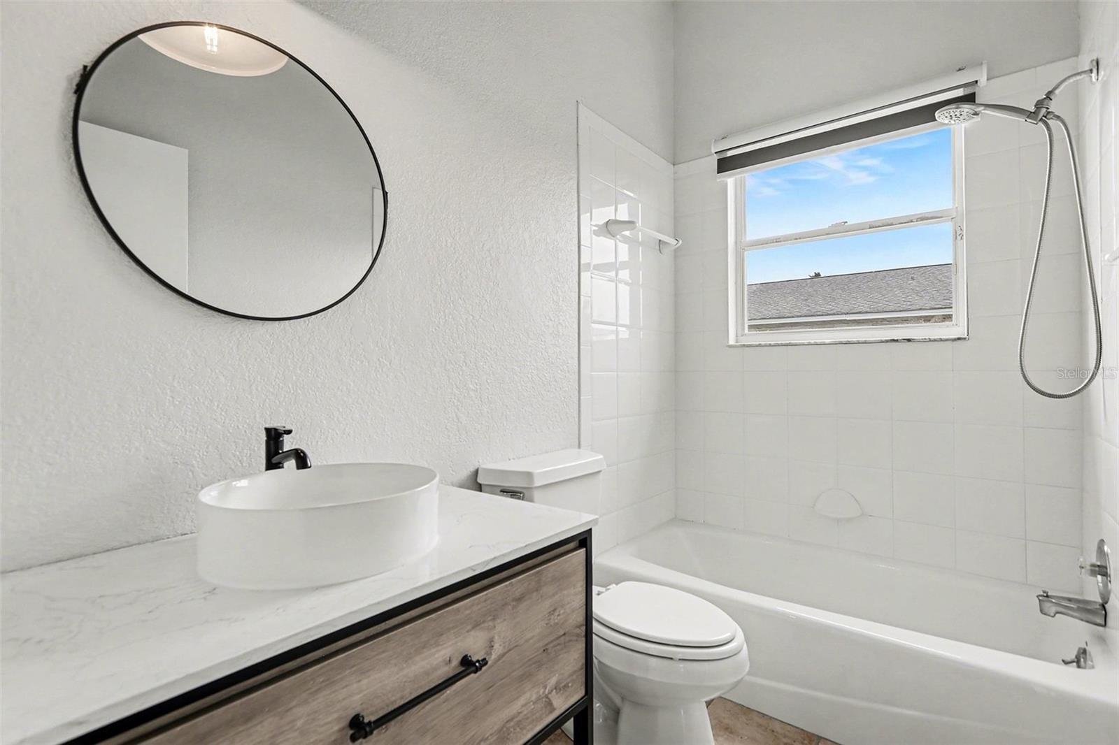 Image 26 of 35 For 580 Russell Street