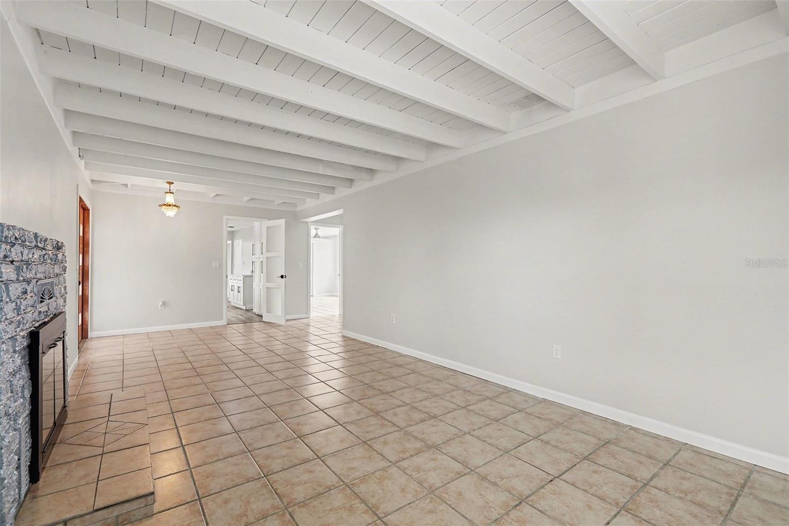 Image 5 of 35 For 580 Russell Street