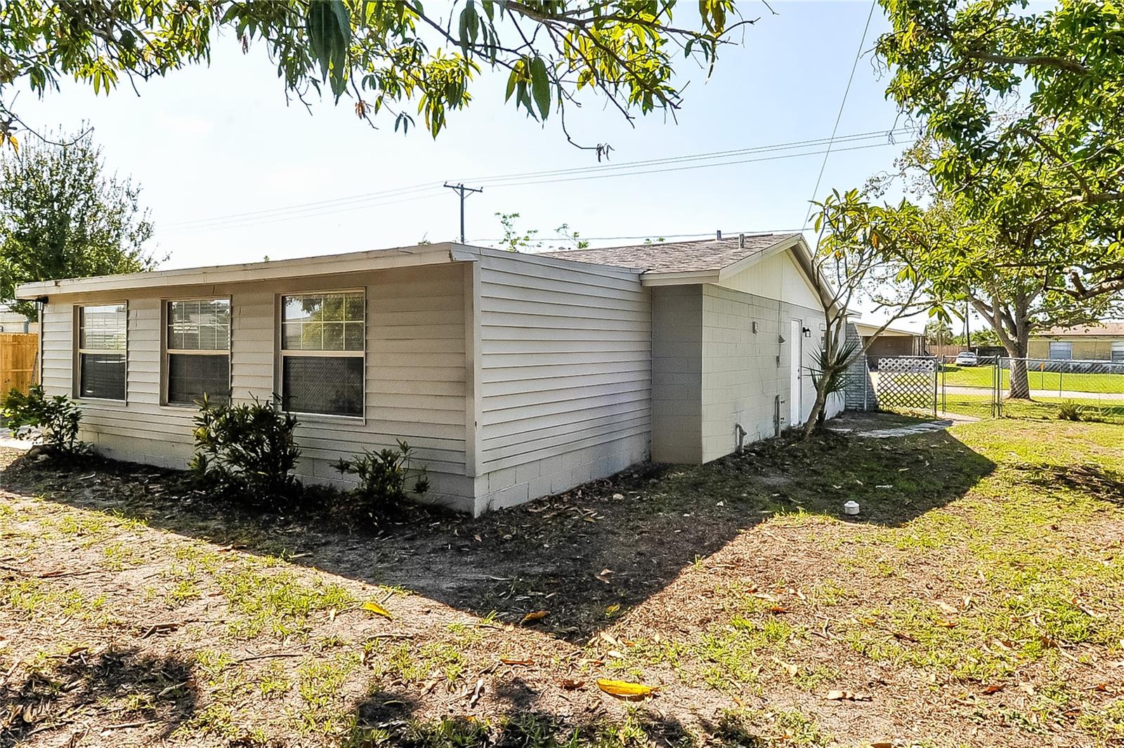 Image 15 of 16 For 505 Florida Circle S