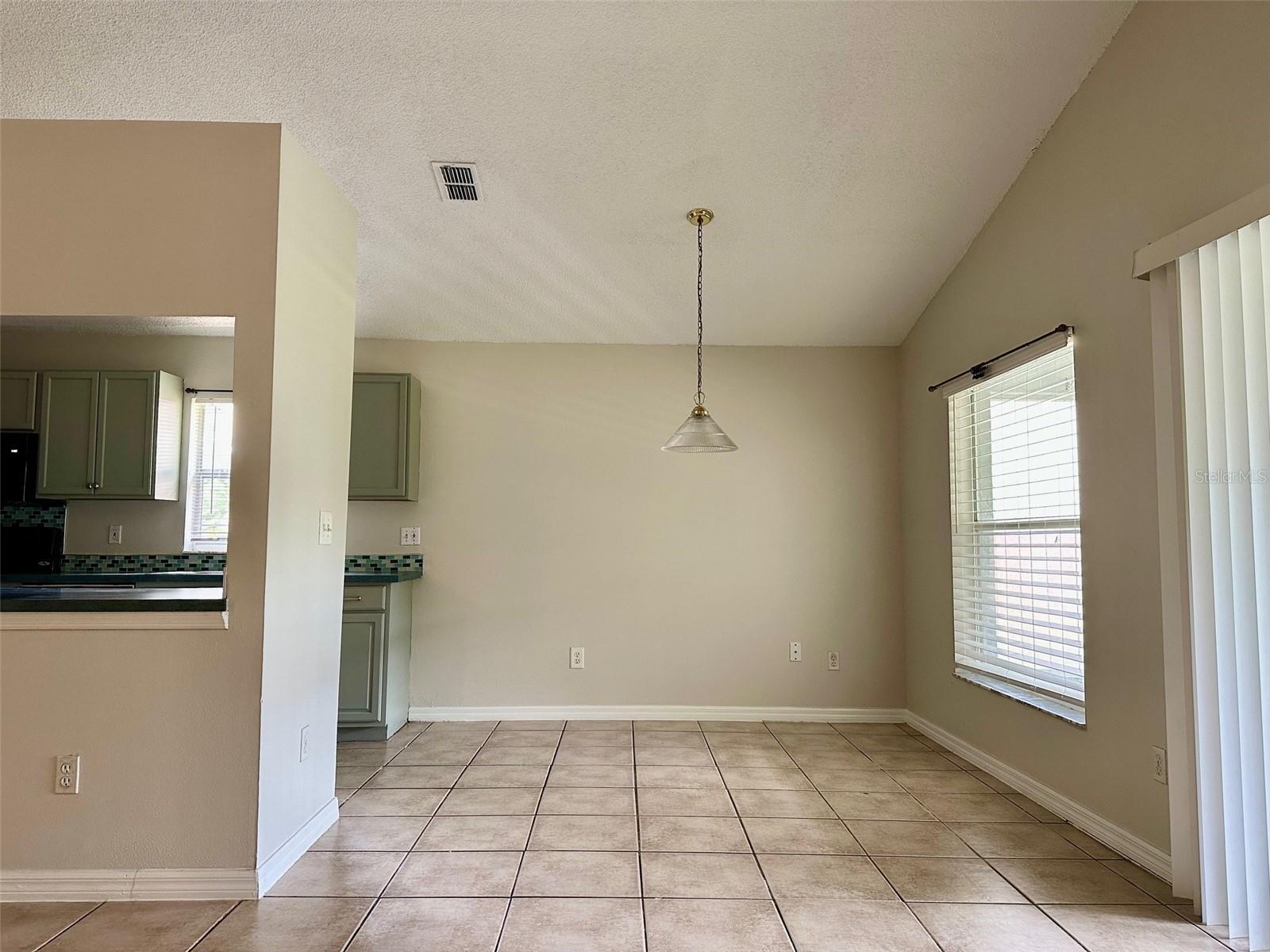 Image 4 of 14 For 579 Rouzer Street