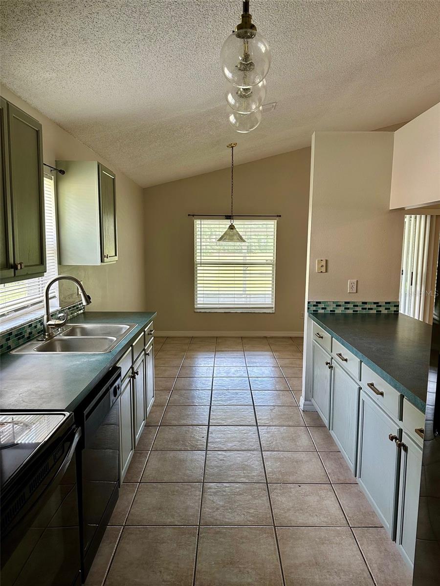 Image 6 of 14 For 579 Rouzer Street