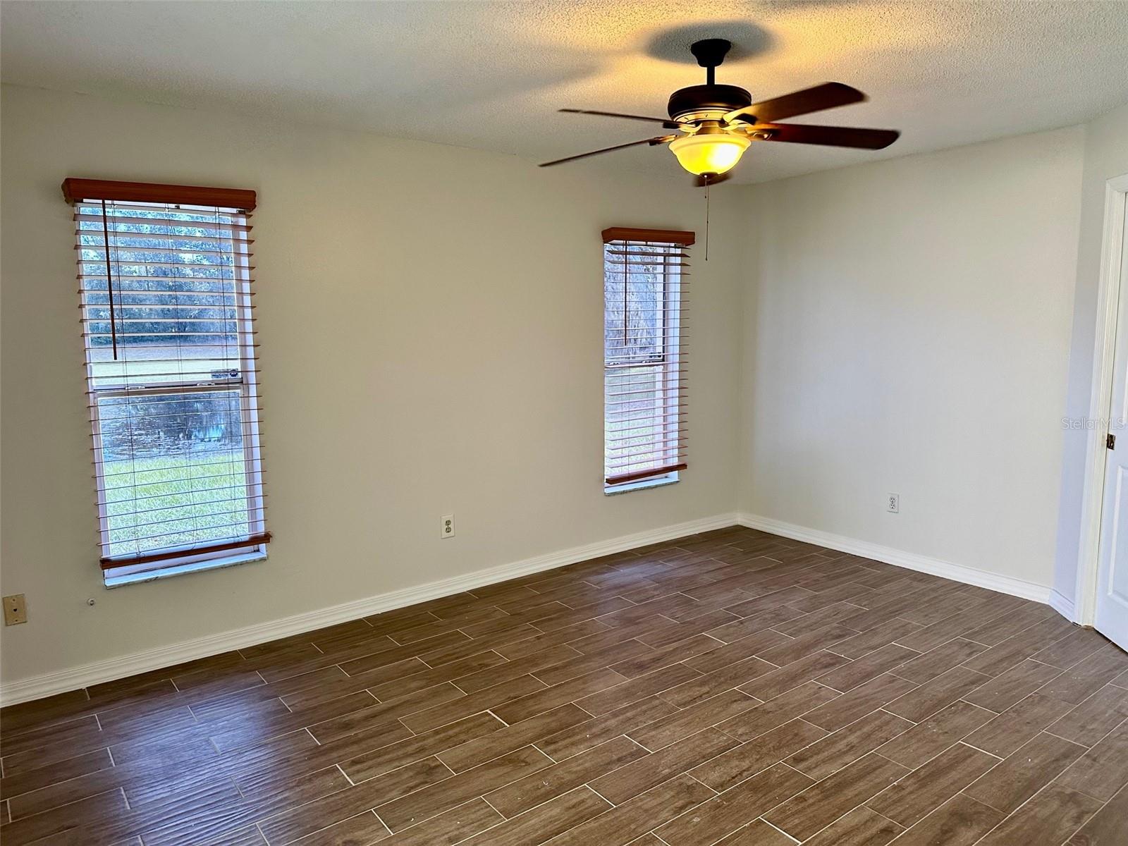 Image 7 of 14 For 579 Rouzer Street