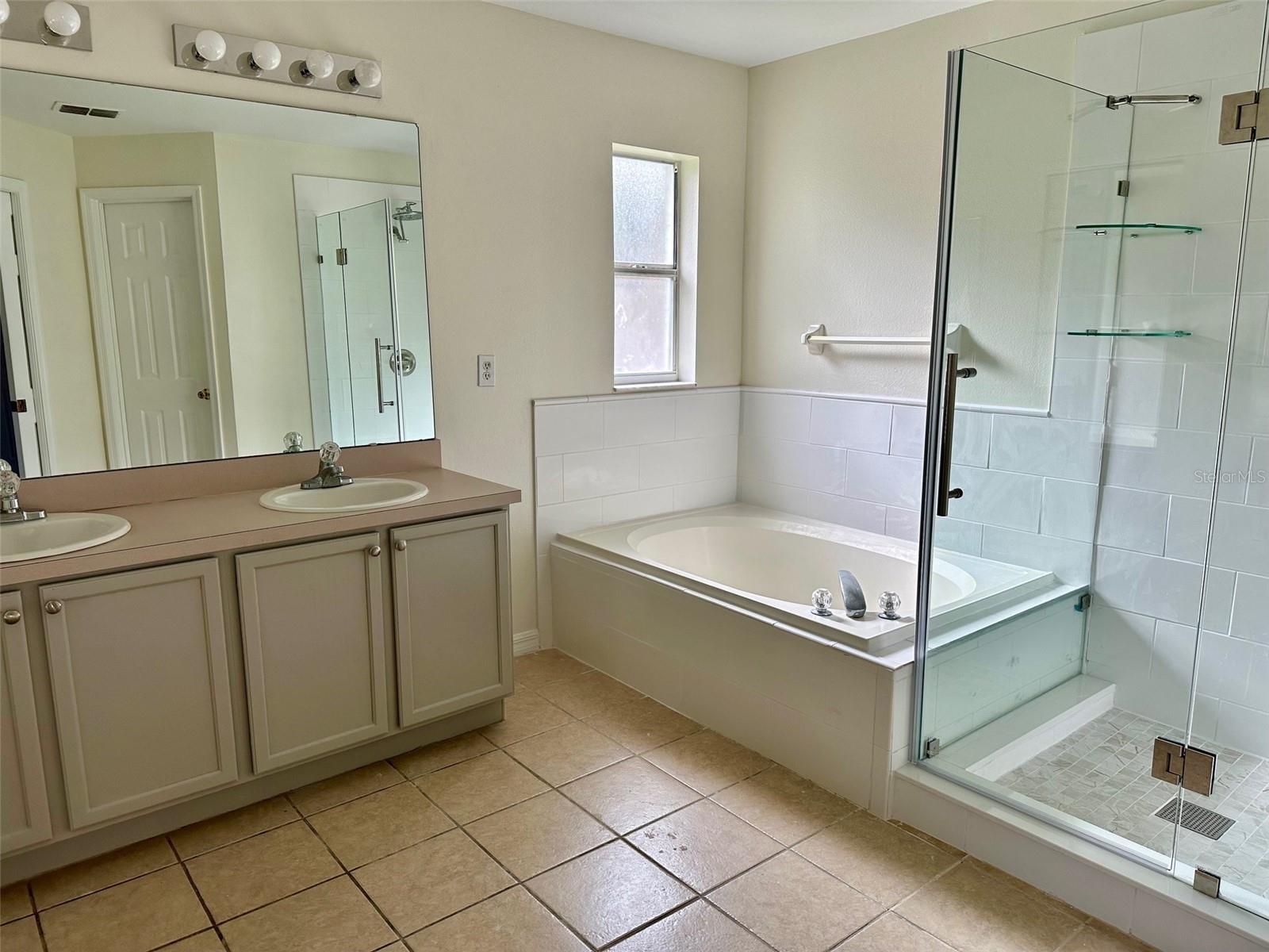 Image 9 of 14 For 579 Rouzer Street