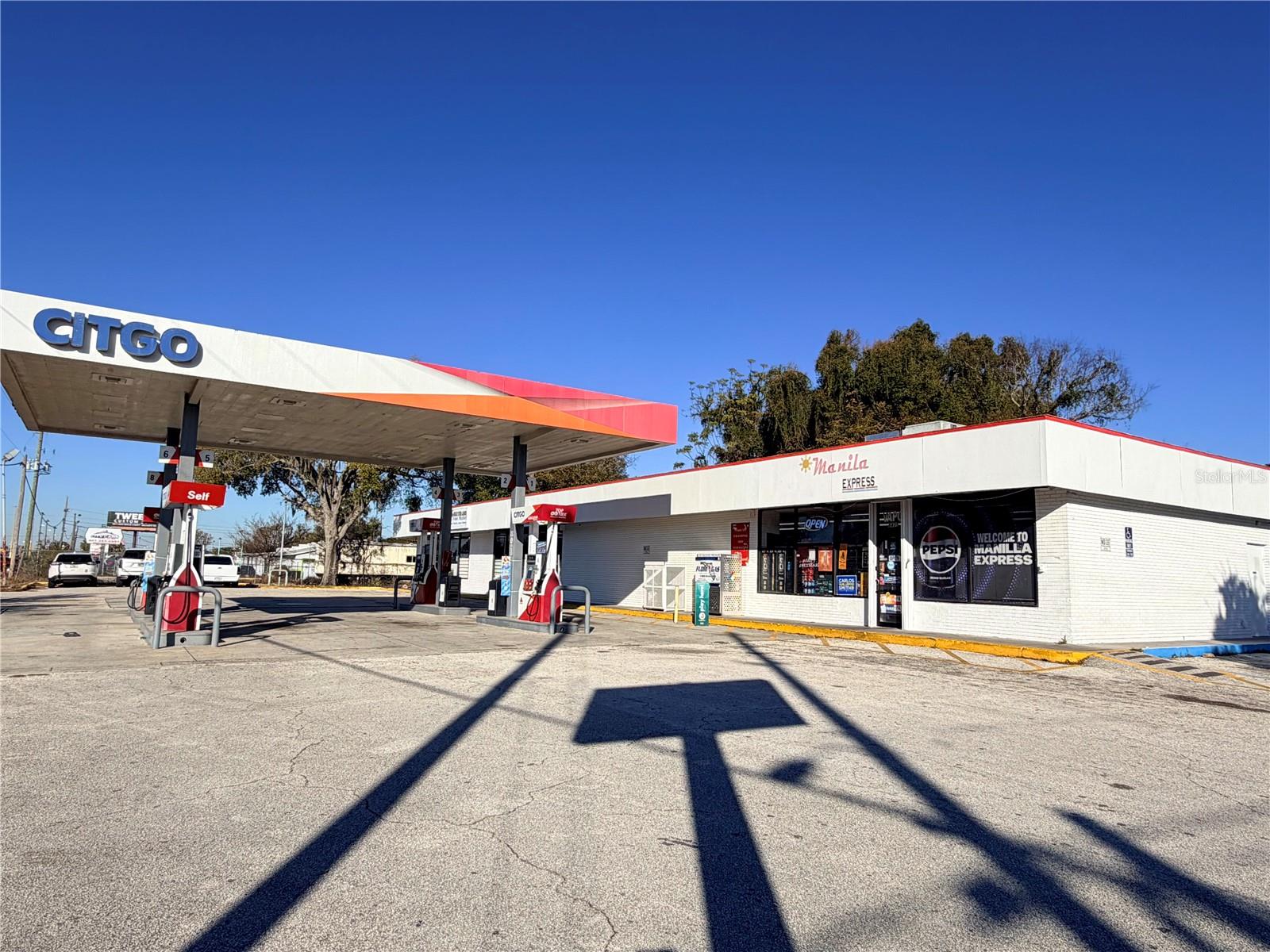 Image 3 of 10 For 8431 Colonial Drive