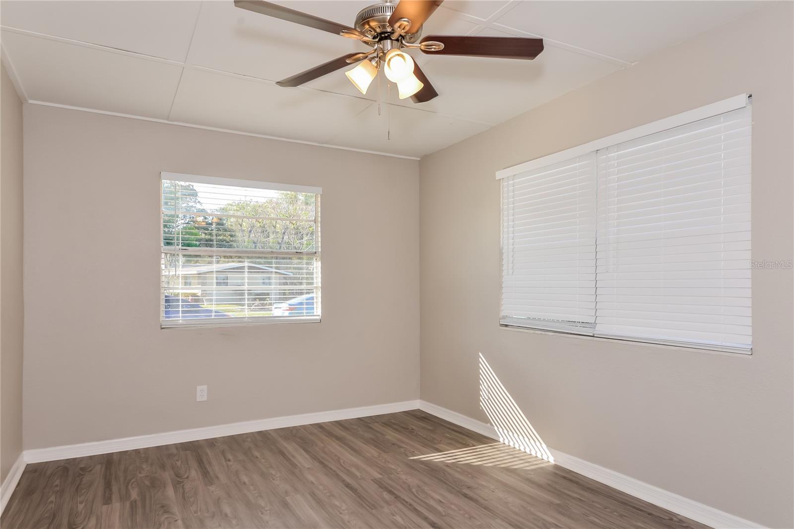 Image 10 of 16 For 2006 4th Avenue W