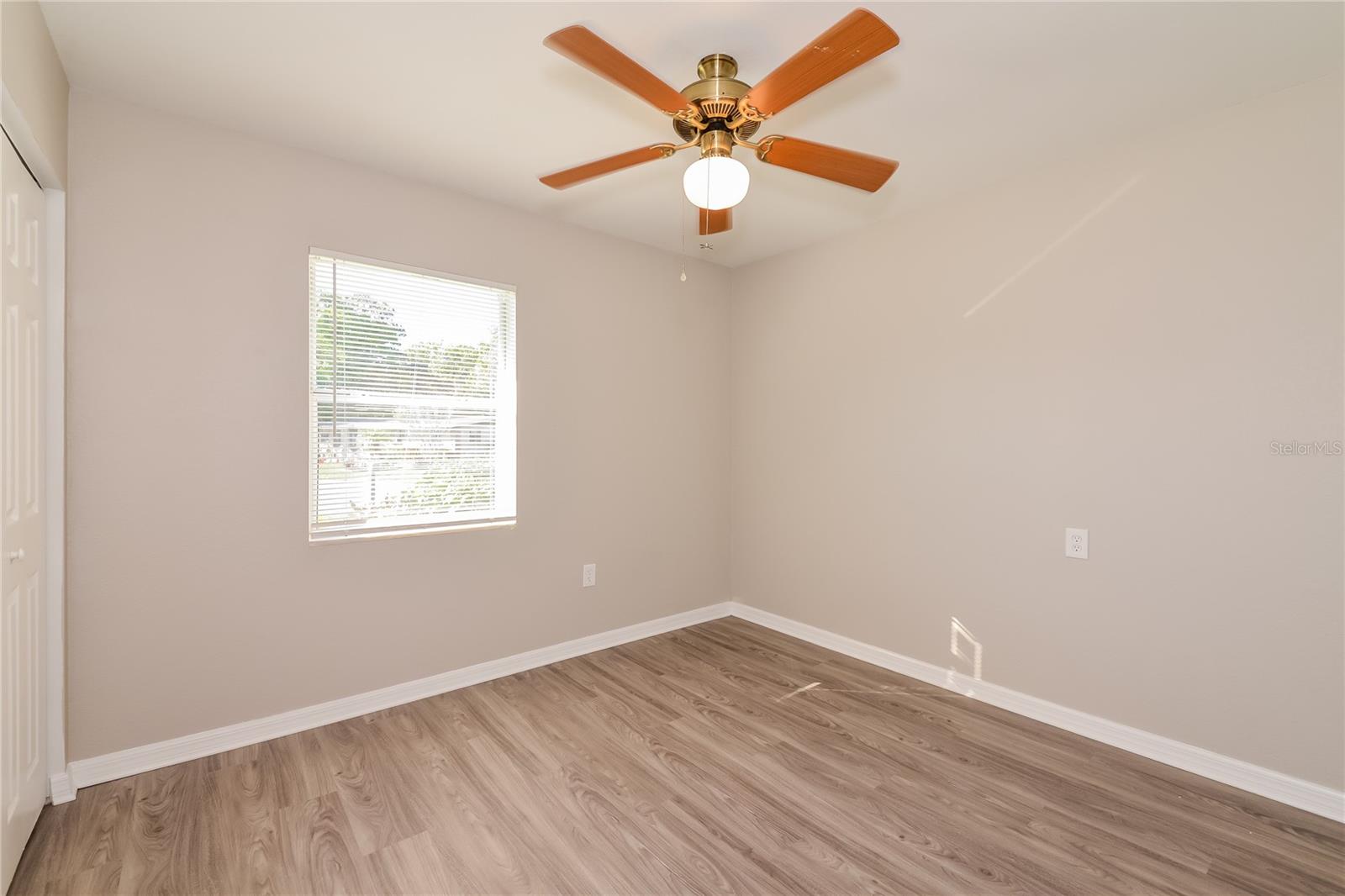 Image 12 of 16 For 2006 4th Avenue W