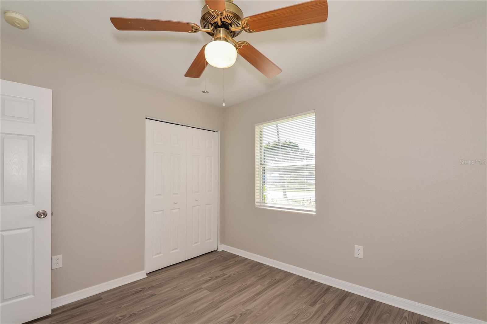 Image 13 of 16 For 2006 4th Avenue W