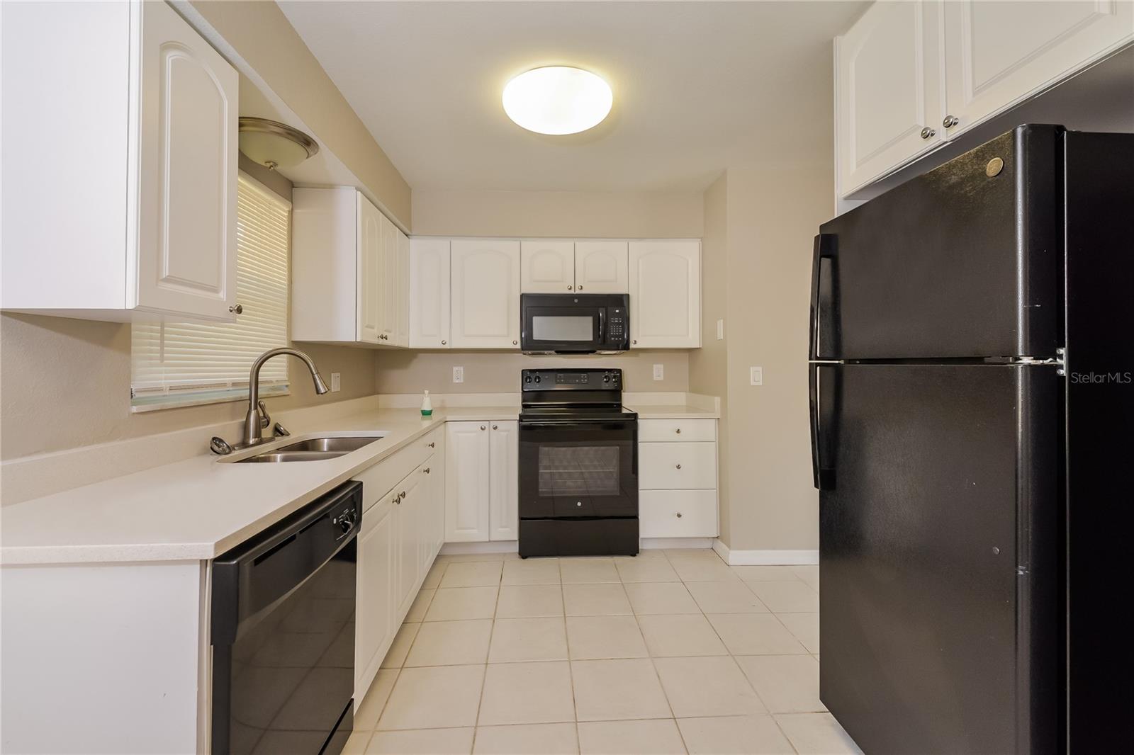 Image 4 of 16 For 2006 4th Avenue W