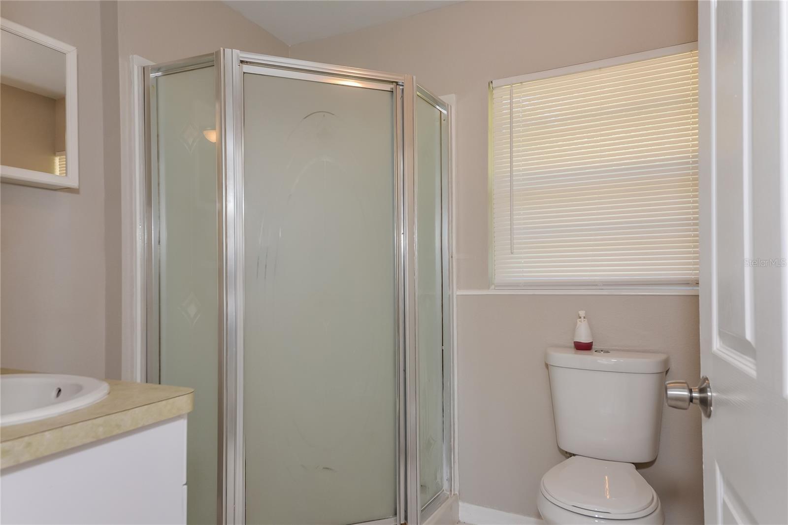 Image 9 of 16 For 2006 4th Avenue W