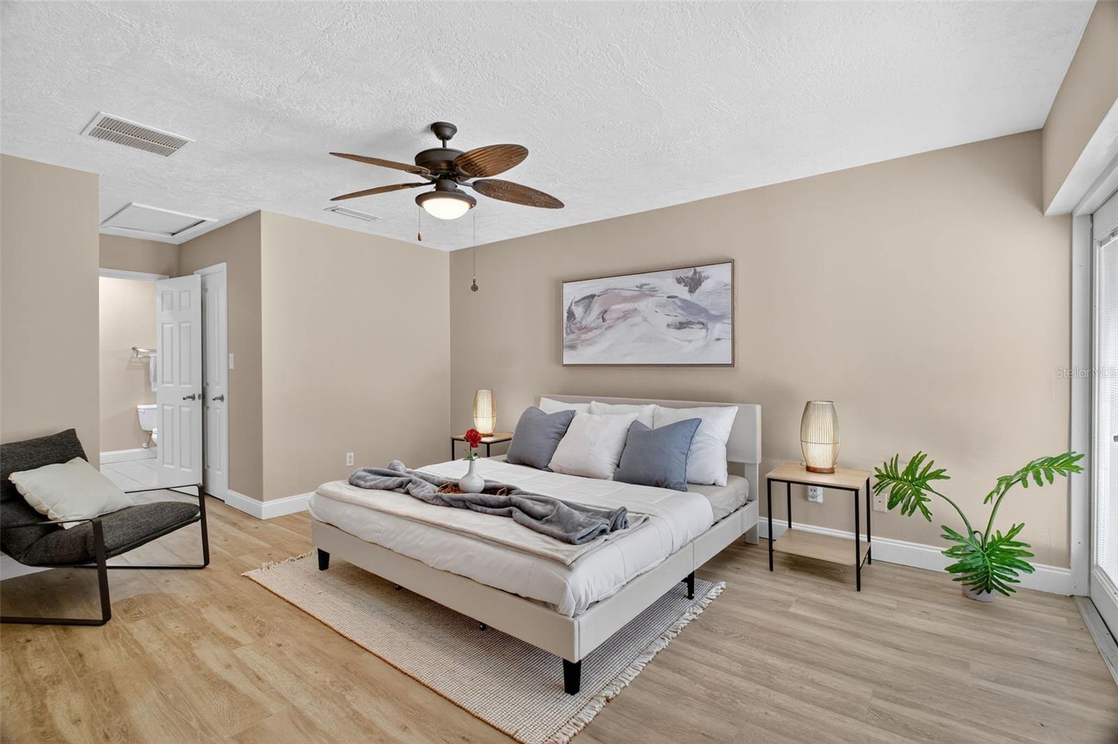 Image 24 of 37 For 2514 Tuscarora Trail