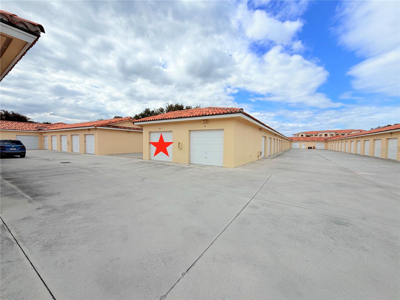 Image 34 of 36 For 29 Harbour Isle Ph01