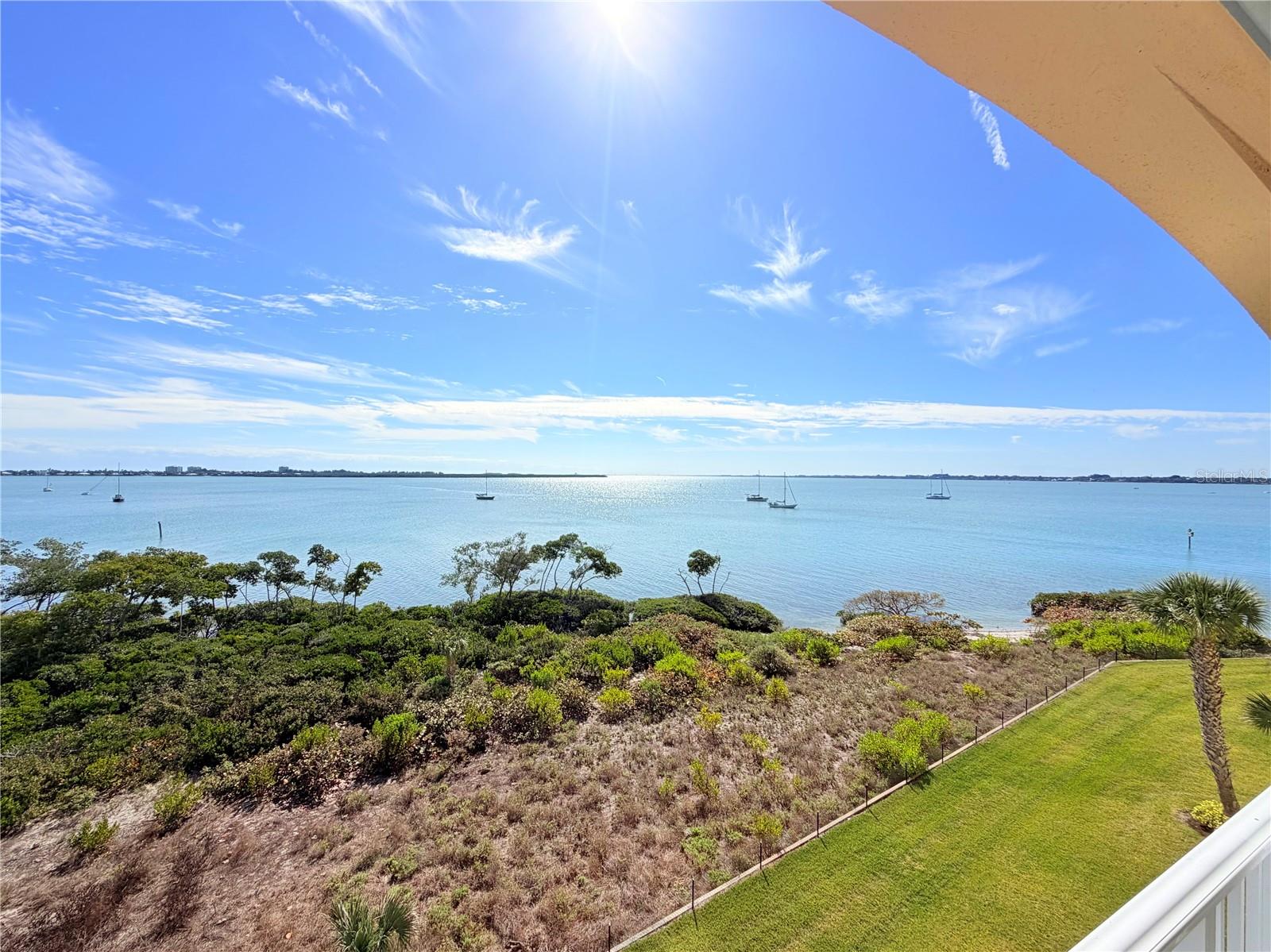 Image 8 of 36 For 29 Harbour Isle Ph01