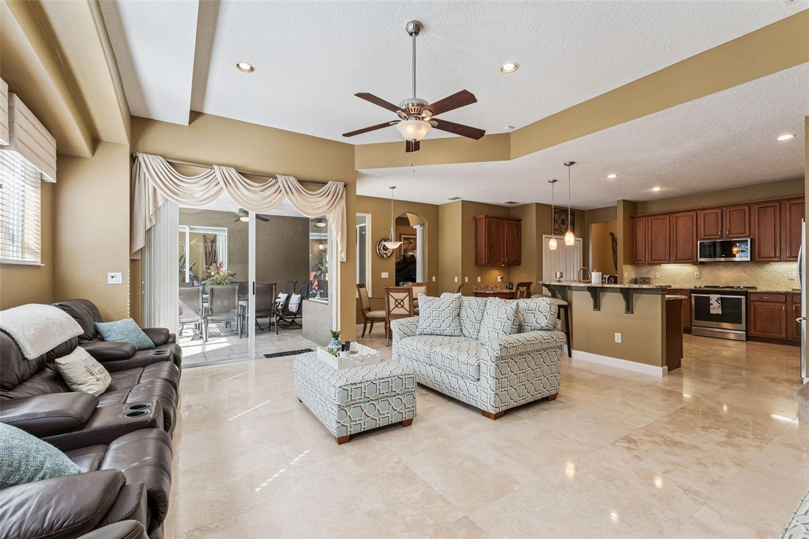 Image 11 of 61 For 405 Almeria Court