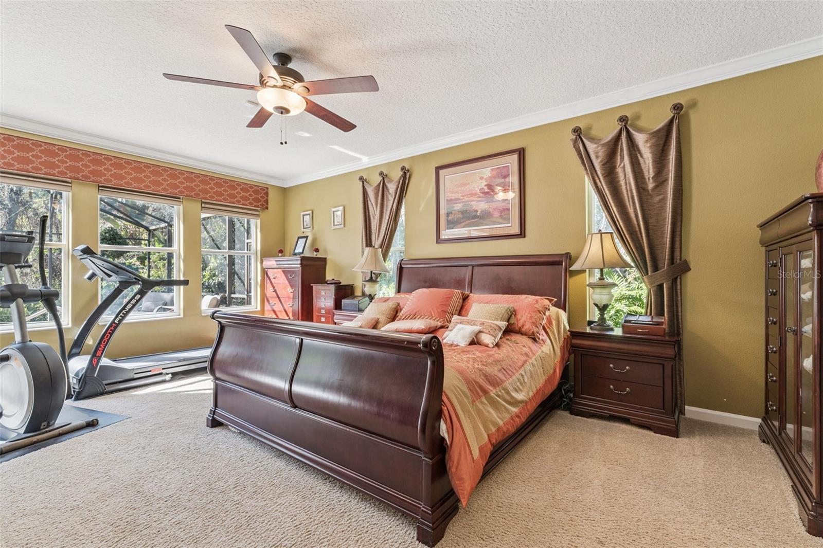 Image 20 of 61 For 405 Almeria Court