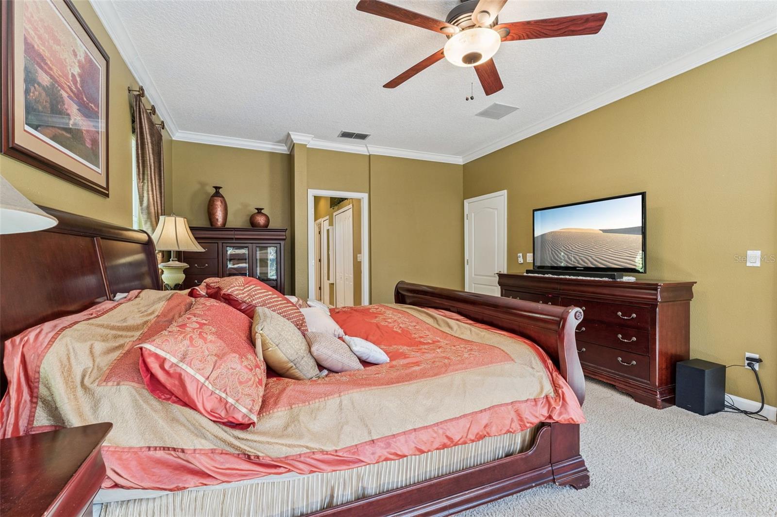 Image 21 of 61 For 405 Almeria Court