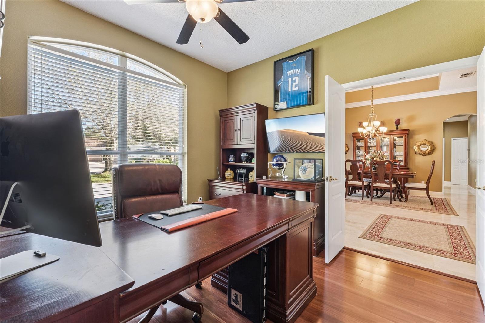 Image 36 of 61 For 405 Almeria Court