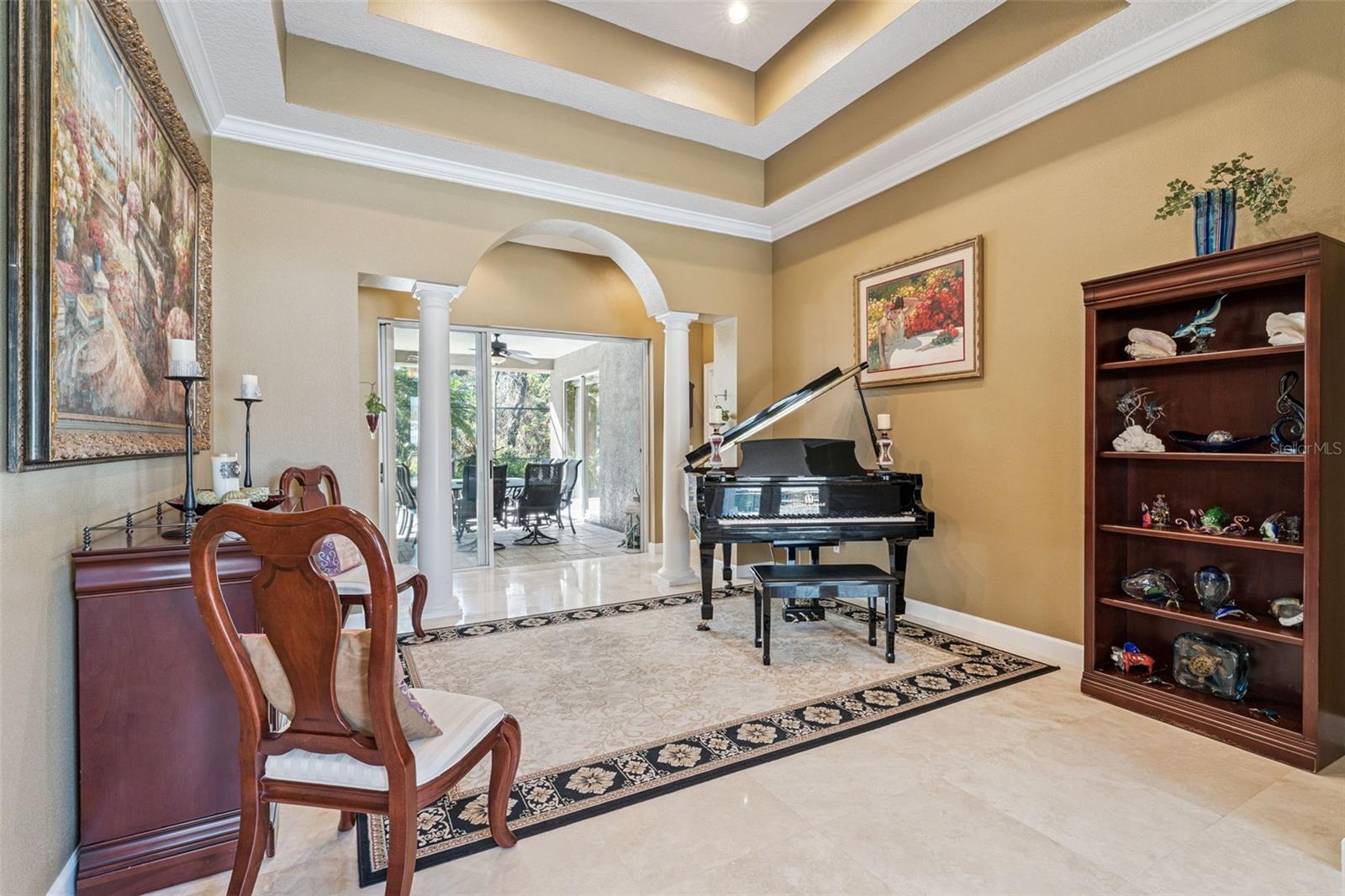 Image 39 of 61 For 405 Almeria Court