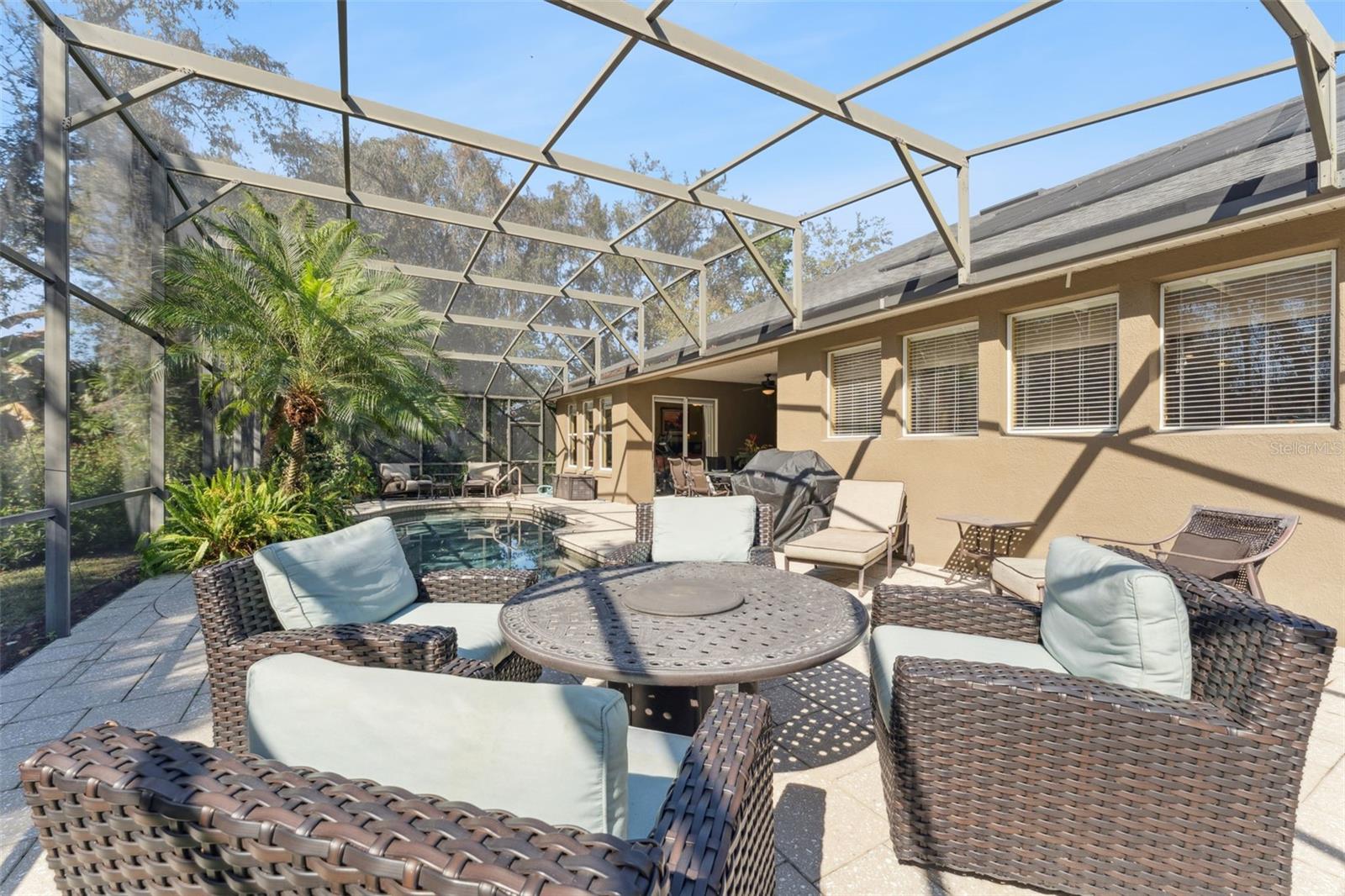 Image 43 of 61 For 405 Almeria Court