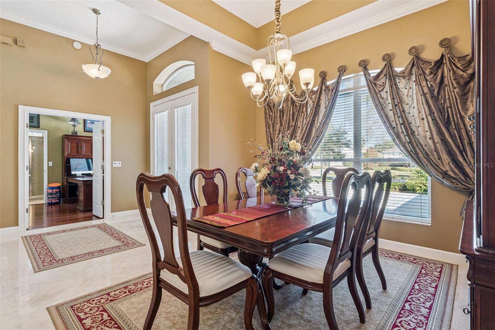 Image 8 of 61 For 405 Almeria Court