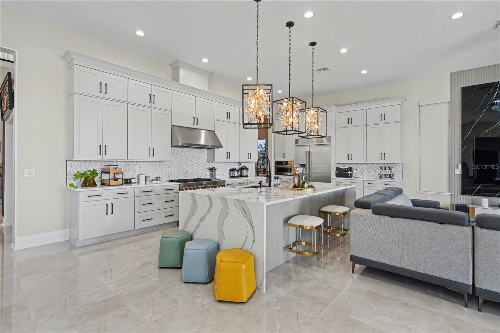 Image 12 of 40 For 17300 Pesce Loop