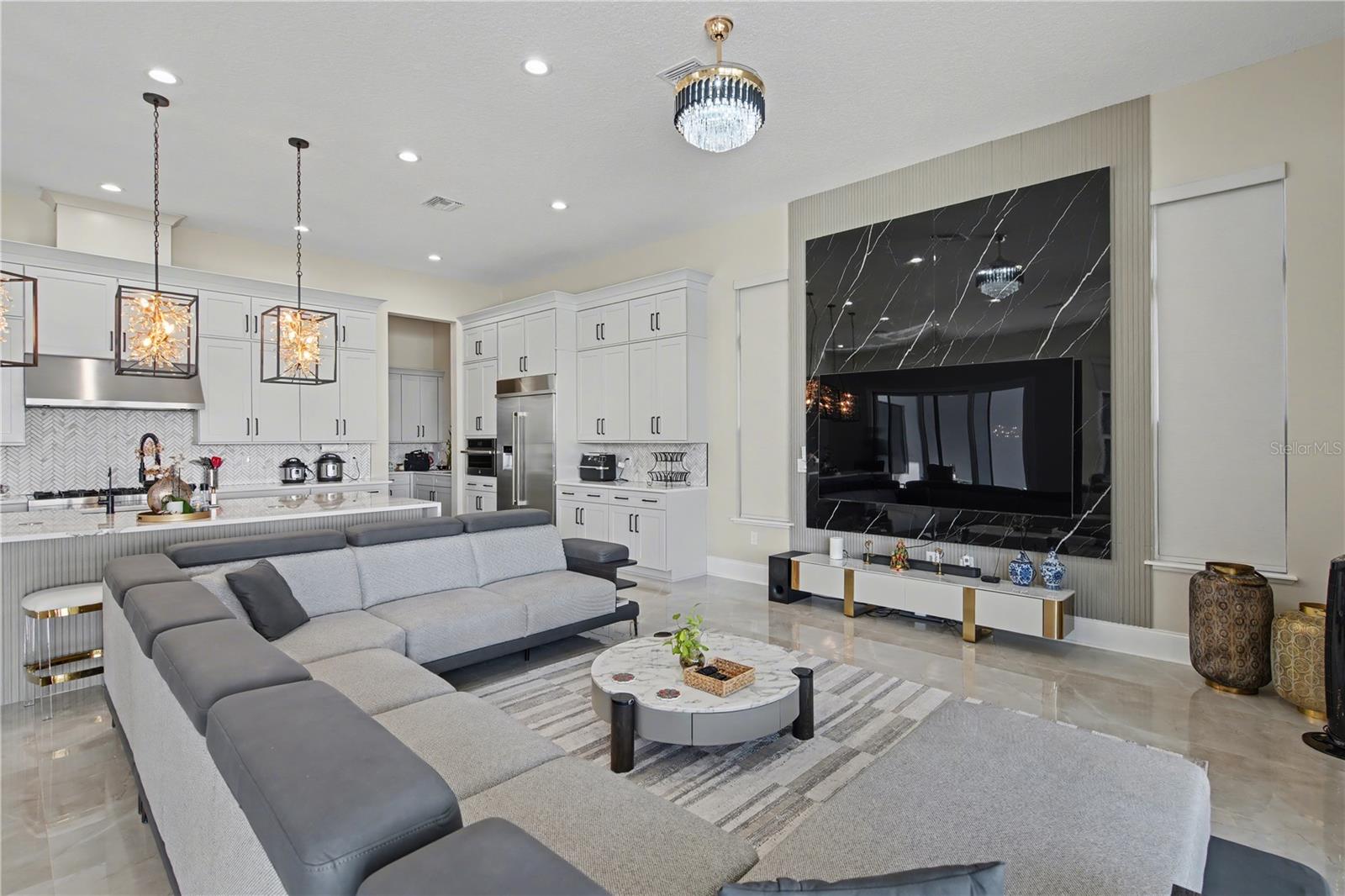 Image 15 of 40 For 17300 Pesce Loop