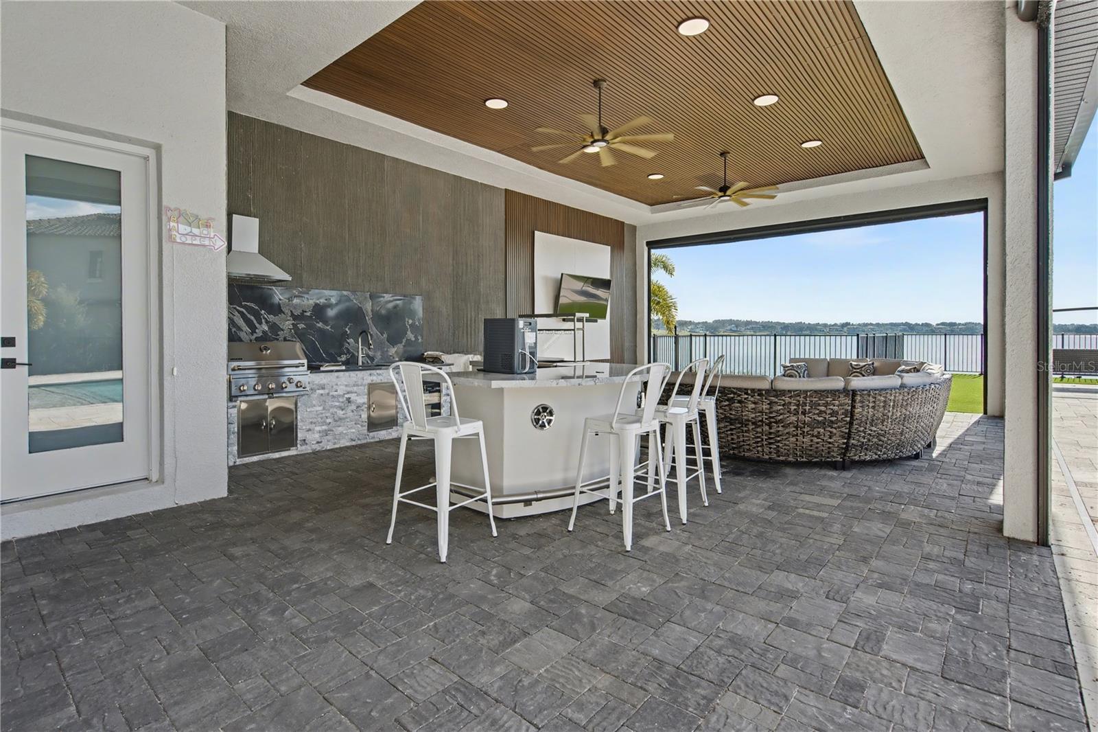 Image 32 of 40 For 17300 Pesce Loop