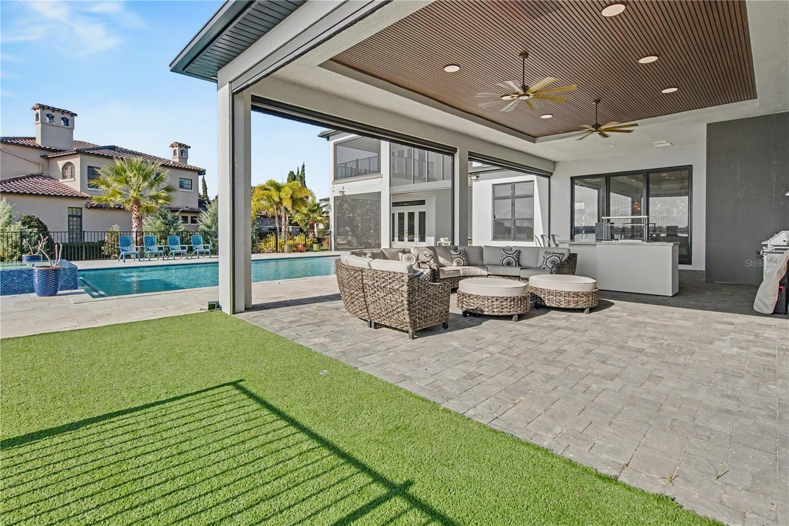 Image 33 of 40 For 17300 Pesce Loop