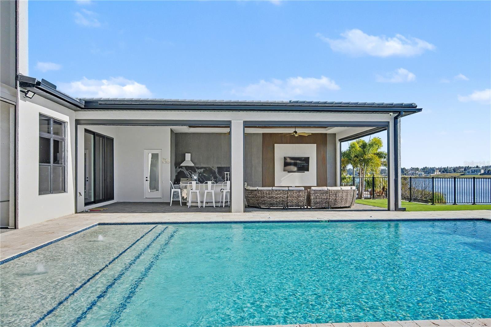 Image 35 of 40 For 17300 Pesce Loop