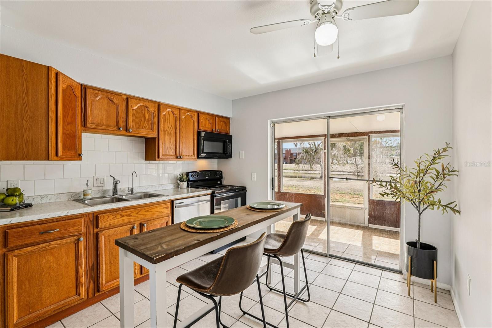 Image 7 of 19 For 38 Lake Villa Way