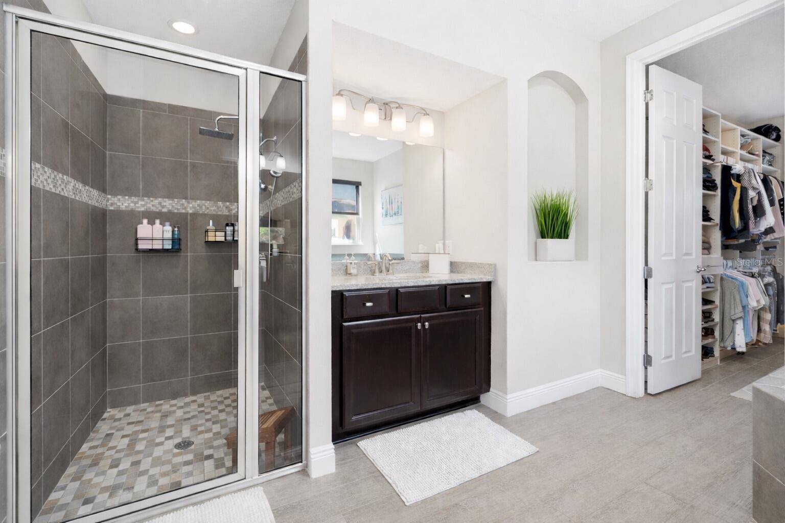 Image 18 of 58 For 302 Coco Plum Court