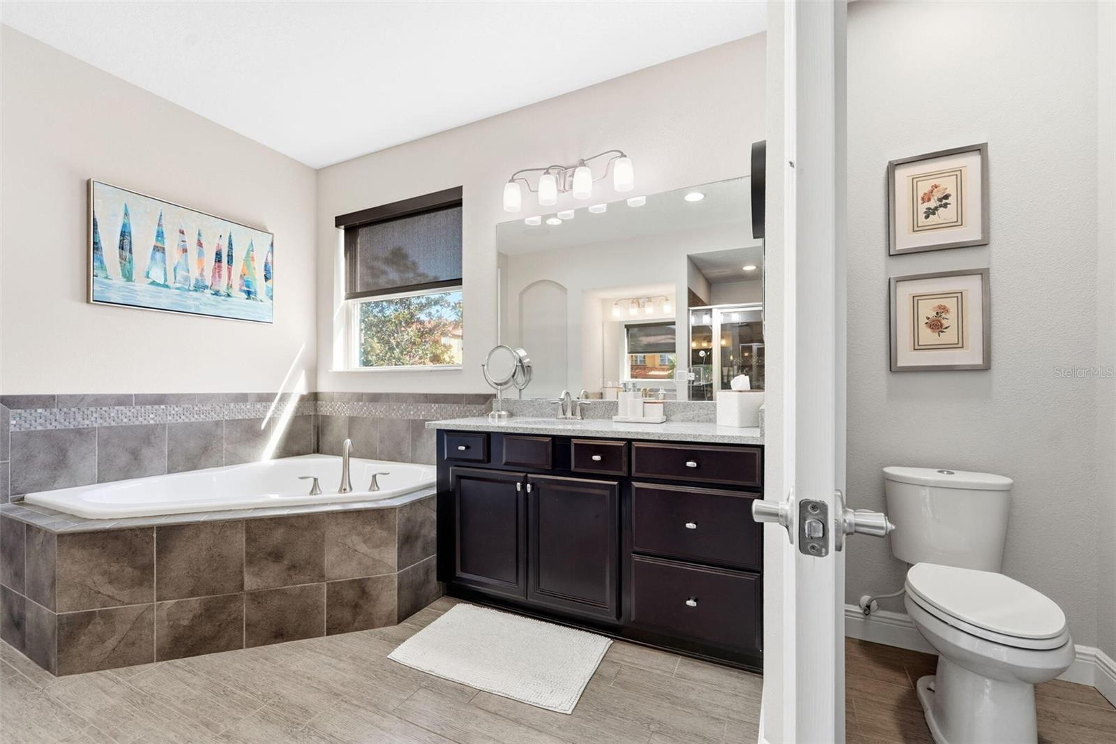 Image 19 of 58 For 302 Coco Plum Court