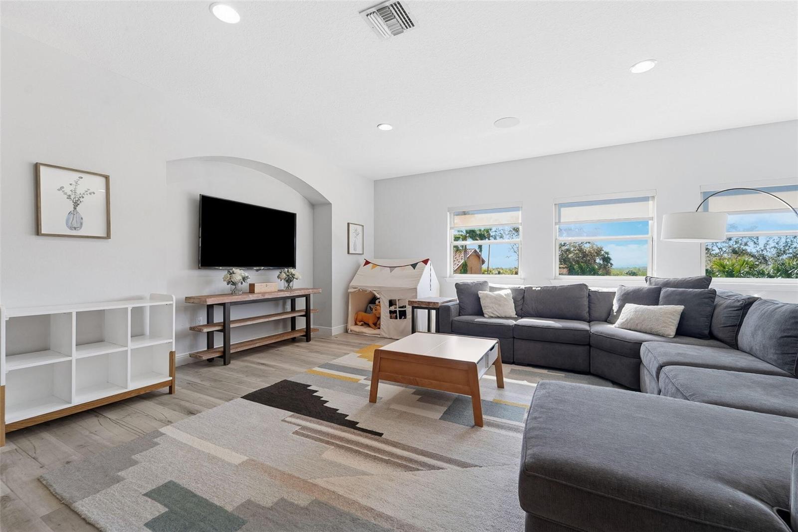 Image 25 of 58 For 302 Coco Plum Court