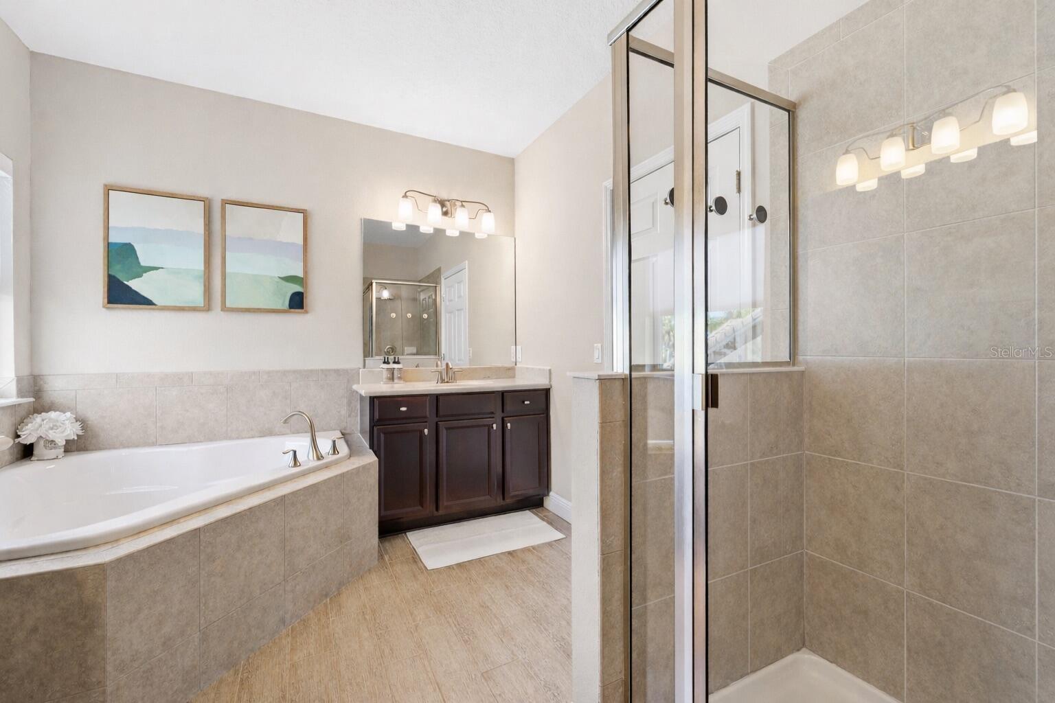 Image 29 of 58 For 302 Coco Plum Court