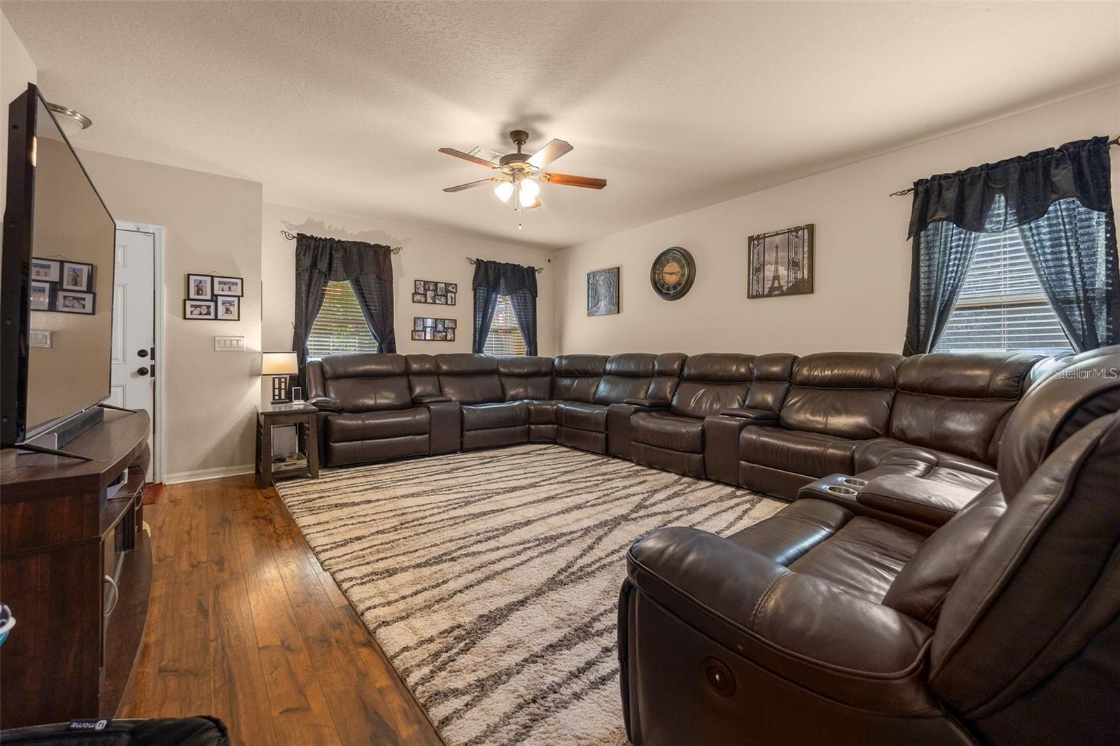 Image 7 of 25 For 5128 Grassy Knoll Drive