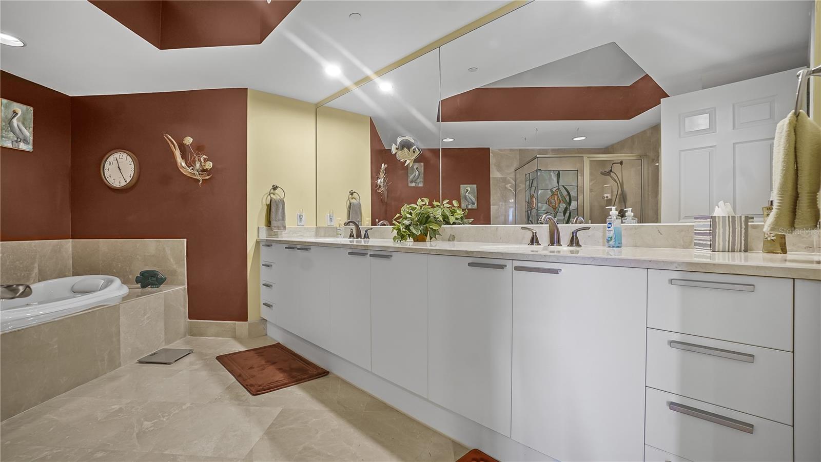 Image 13 of 49 For 241 Riverside Drive 502