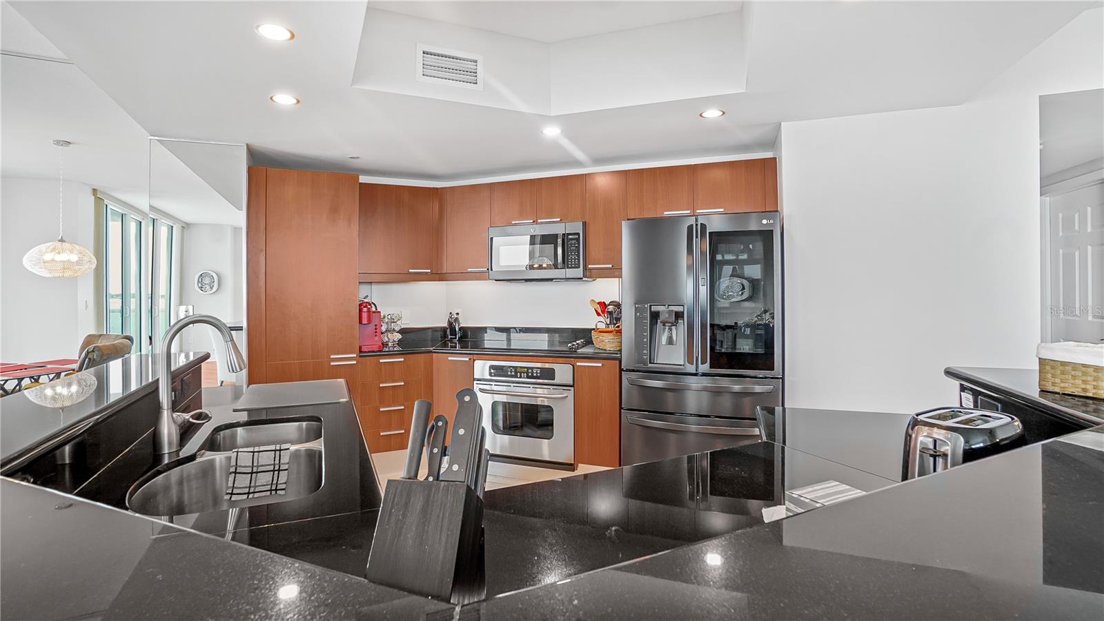 Image 35 of 49 For 241 Riverside Drive 502