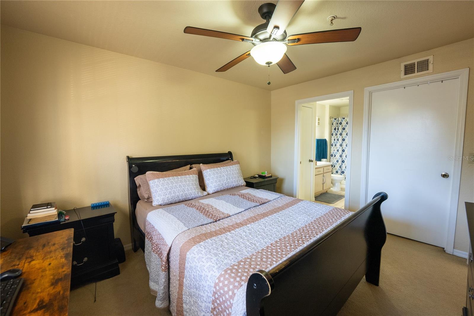 Image 12 of 22 For 7300 Westpointe Boulevard 729