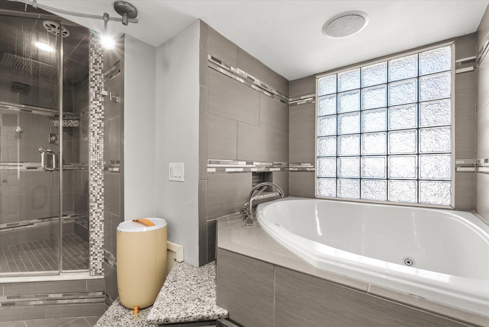 Image 17 of 35 For 8255 Lake Underhill Road