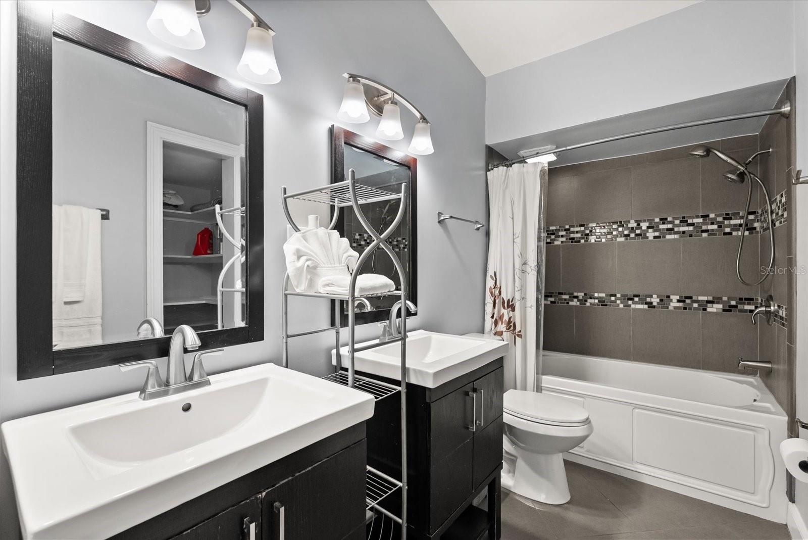 Image 20 of 35 For 8255 Lake Underhill Road