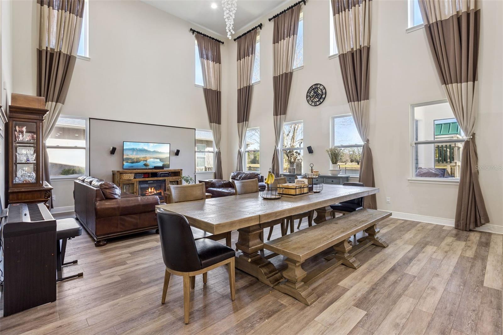 Image 10 of 35 For 7123 Calm Cove Court