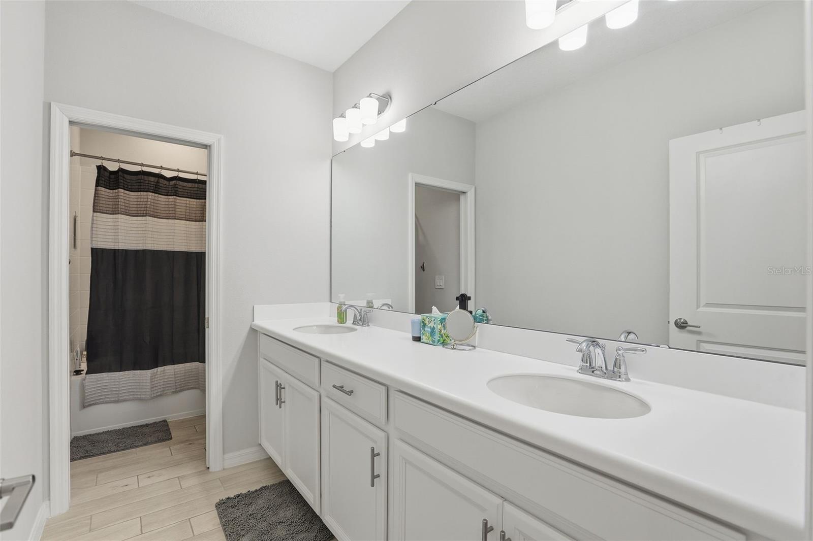 Image 38 of 56 For 1271 Waterview Ridge Circle