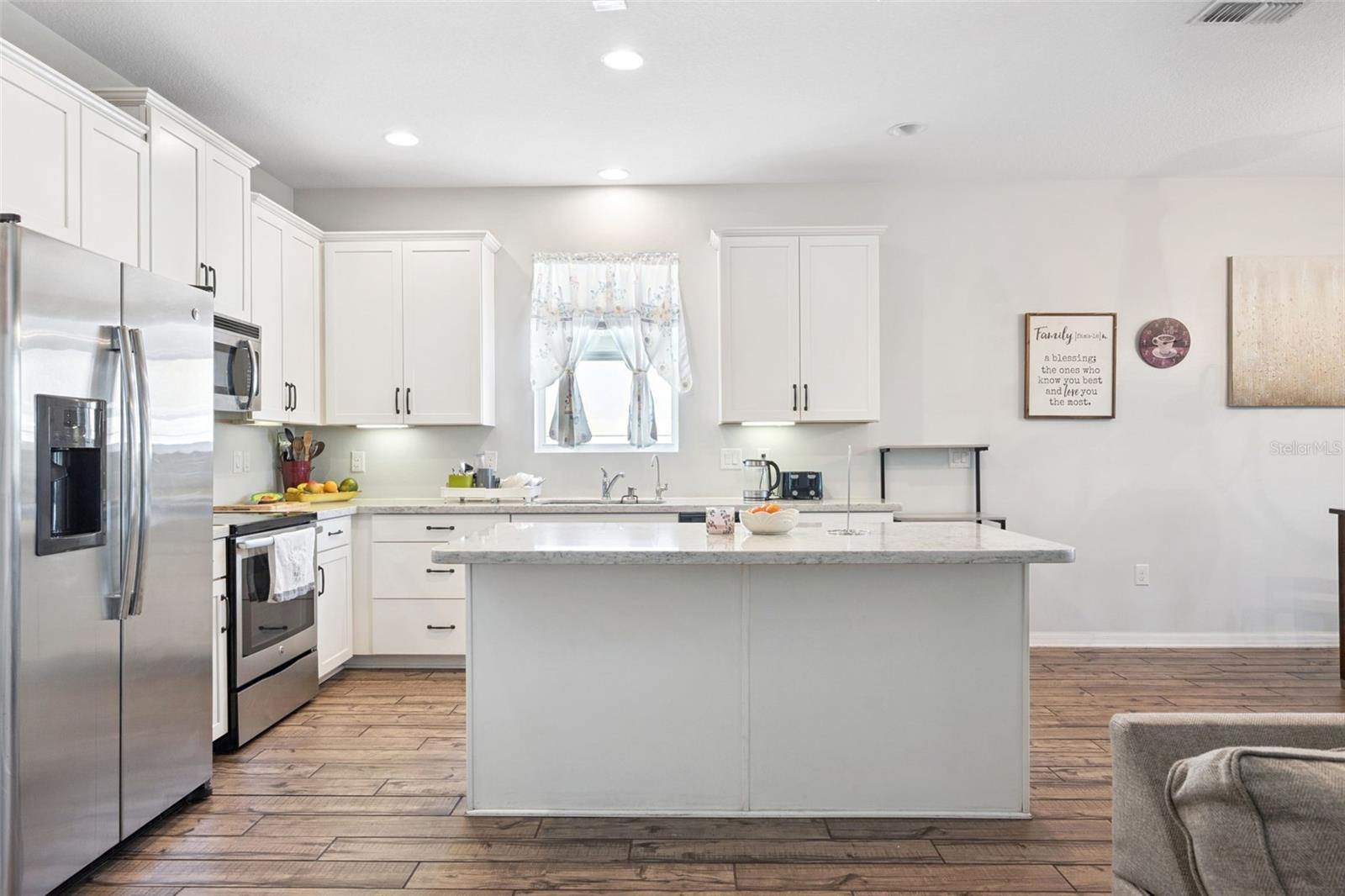 Image 13 of 42 For 308 Lake Davenport Circle