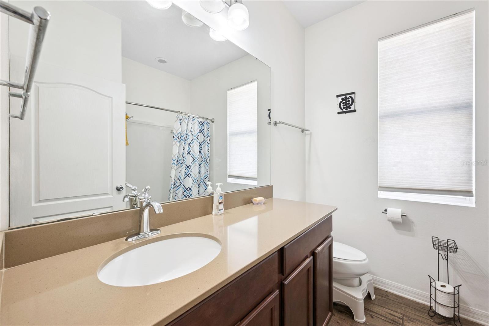 Image 19 of 42 For 308 Lake Davenport Circle