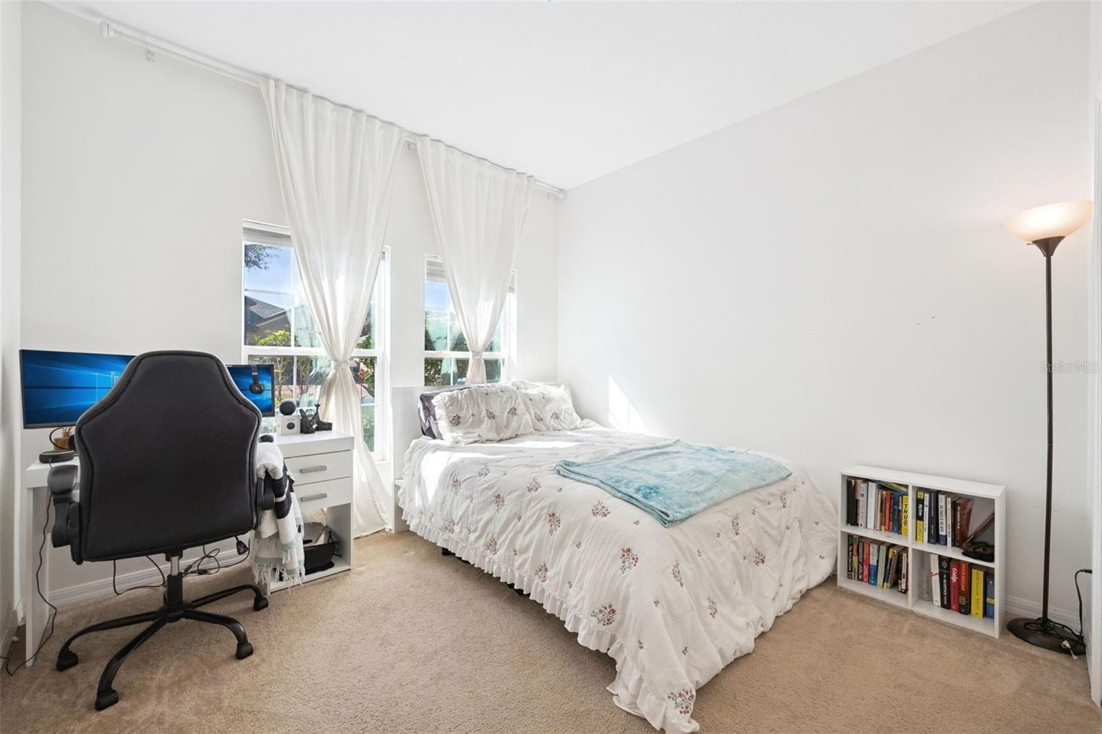 Image 22 of 42 For 308 Lake Davenport Circle