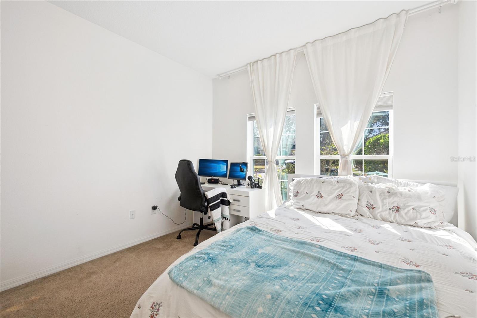 Image 23 of 42 For 308 Lake Davenport Circle