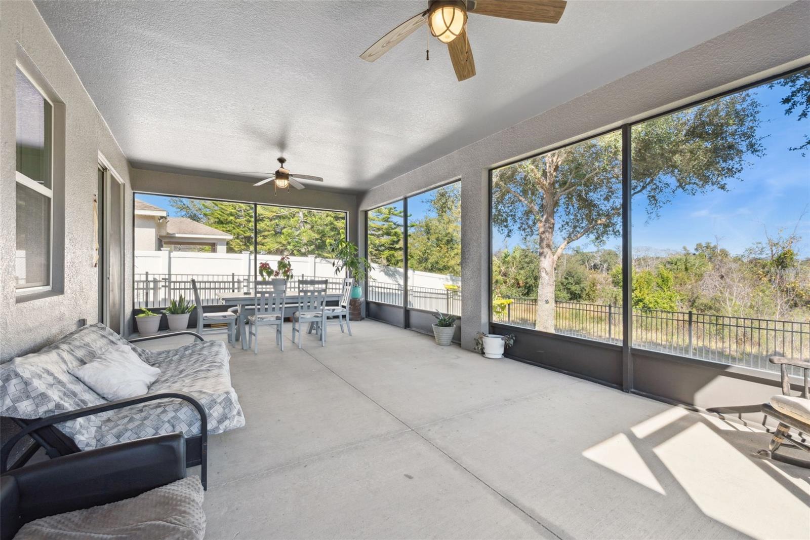 Image 30 of 42 For 308 Lake Davenport Circle