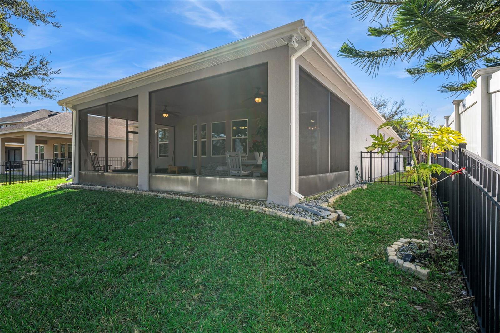 Image 33 of 42 For 308 Lake Davenport Circle