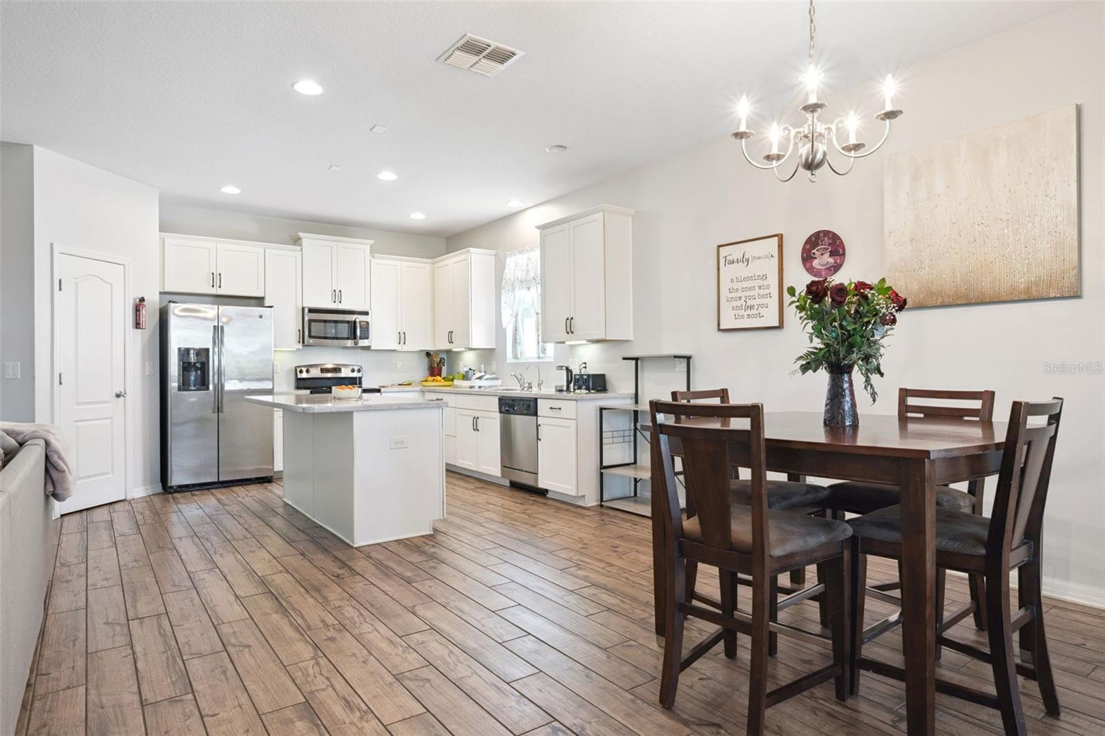 Image 8 of 42 For 308 Lake Davenport Circle