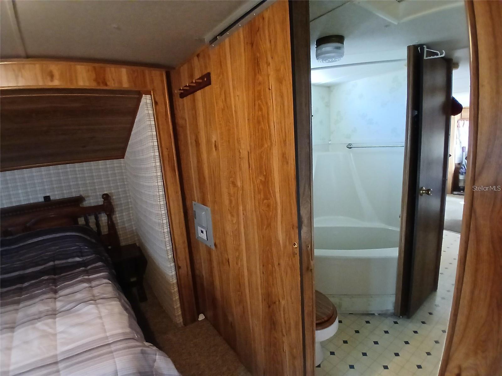 Image 8 of 20 For 38026 Bluebird Circle