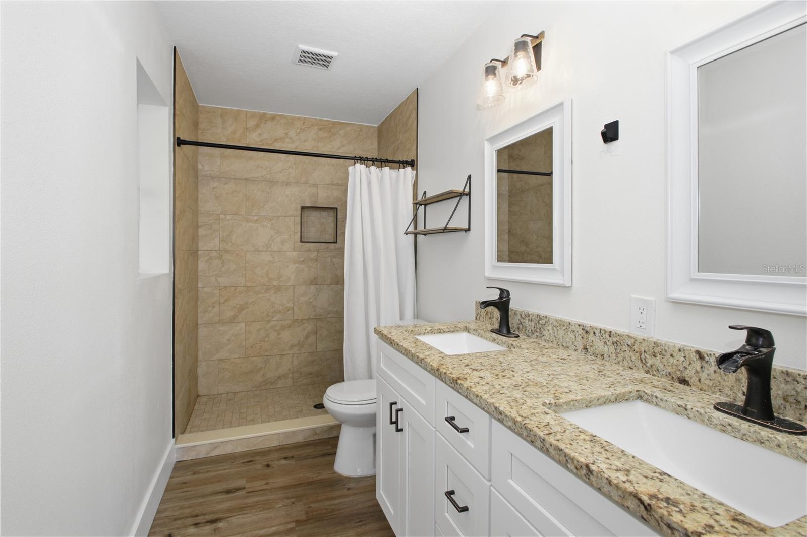 Image 21 of 27 For 1509 Gold Terrace